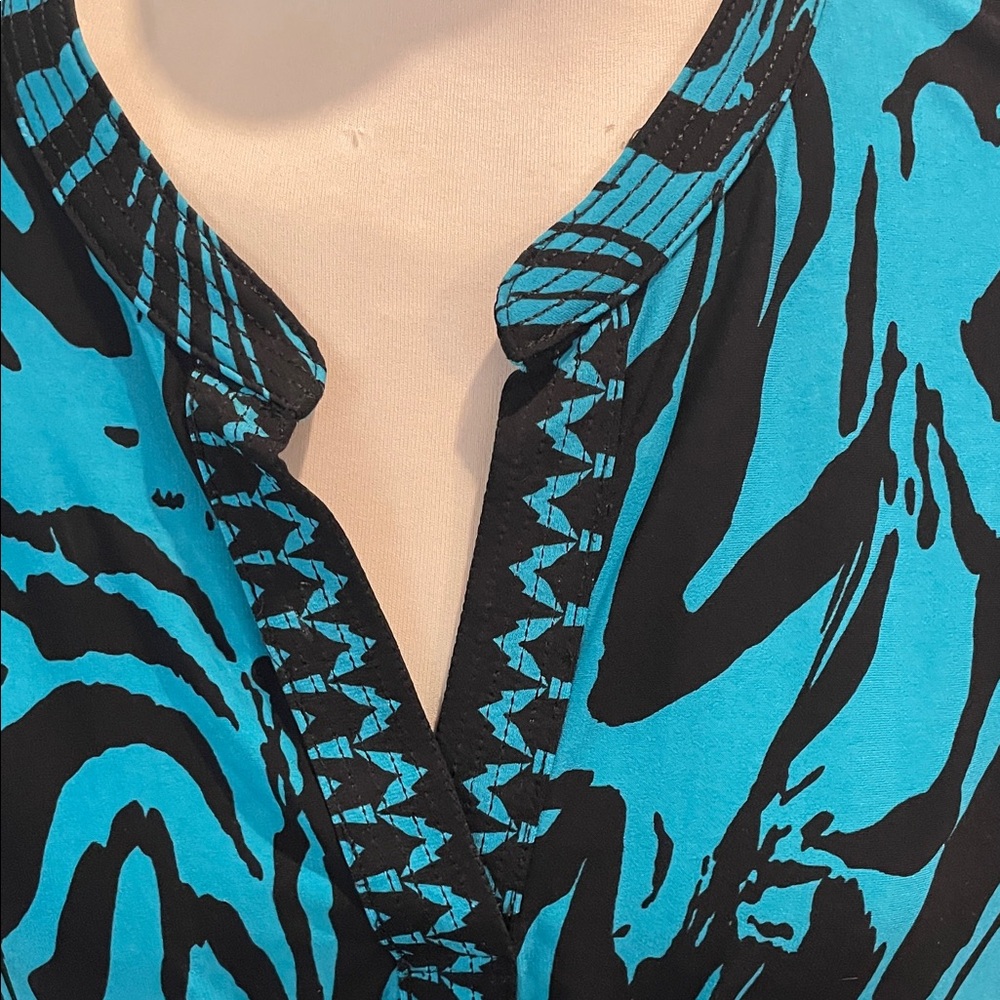 Serengeti Turquoise and Black Patterned Fabric - Picture 4 of 15